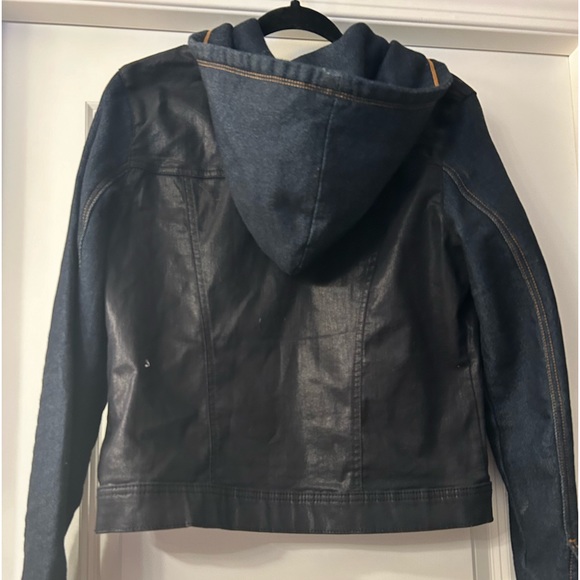 Unique find 💎Large hooded jacket with fleece sleeves and black denim vest. - Picture 2 of 5